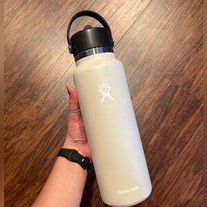 Hydro Flask Oatmeal 40oz Water Bottle